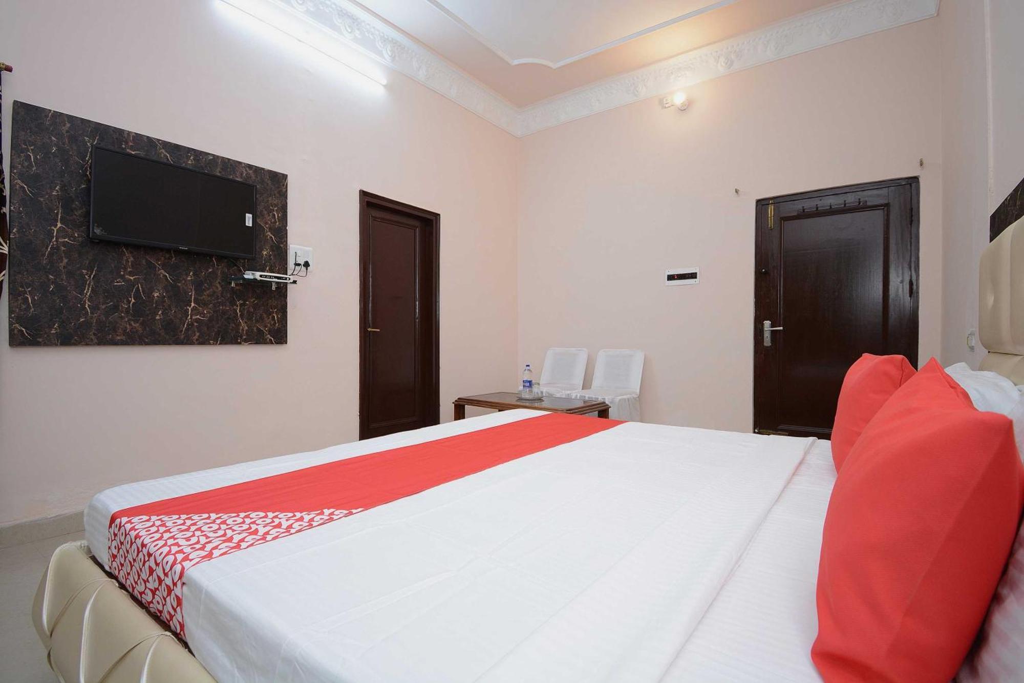 Hotel Asia Palace Pathānkot Eksteriør billede