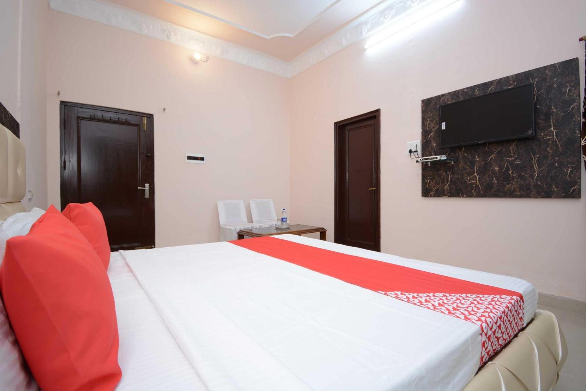 Hotel Asia Palace Pathānkot Eksteriør billede