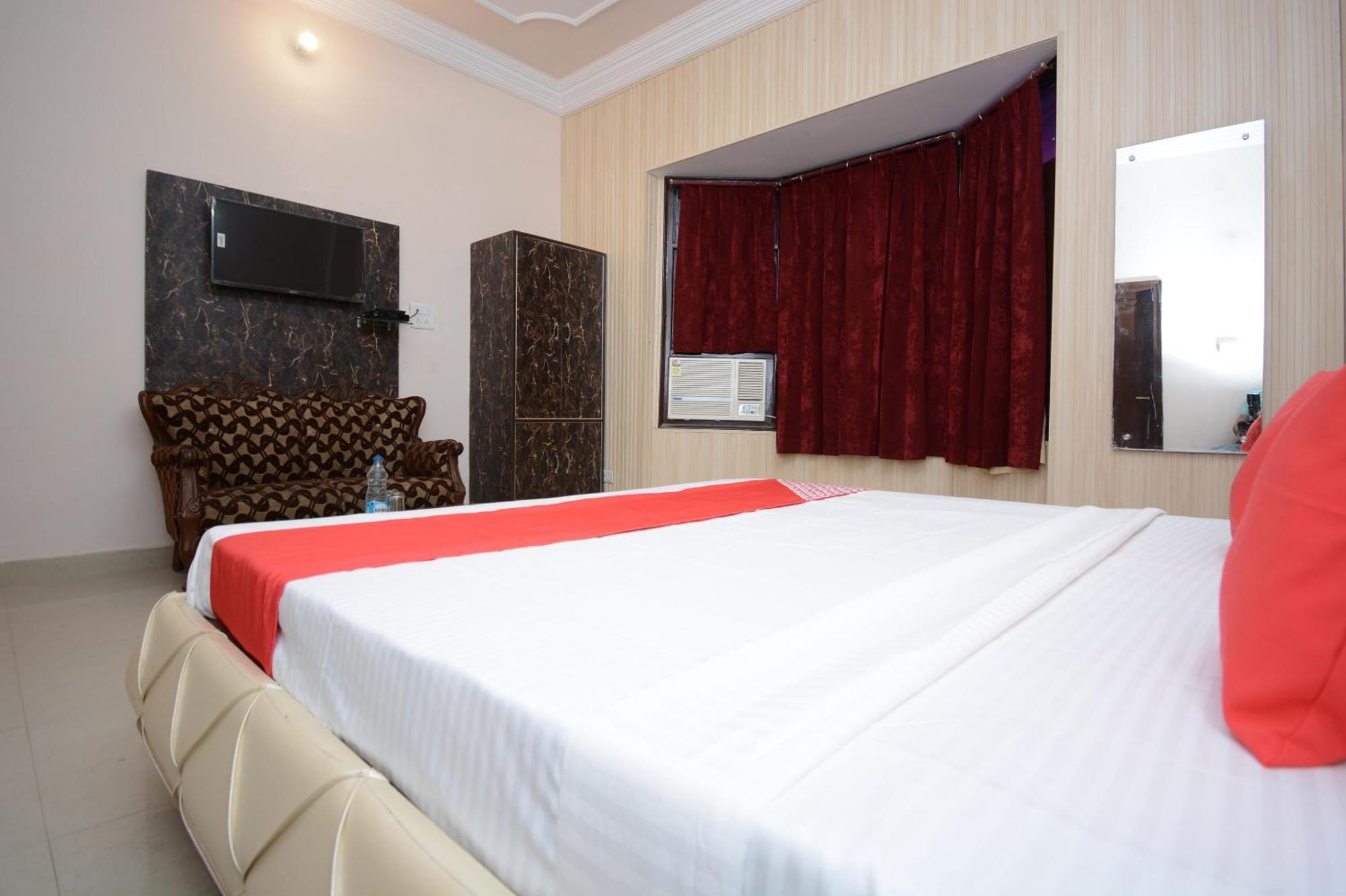 Hotel Asia Palace Pathānkot Eksteriør billede